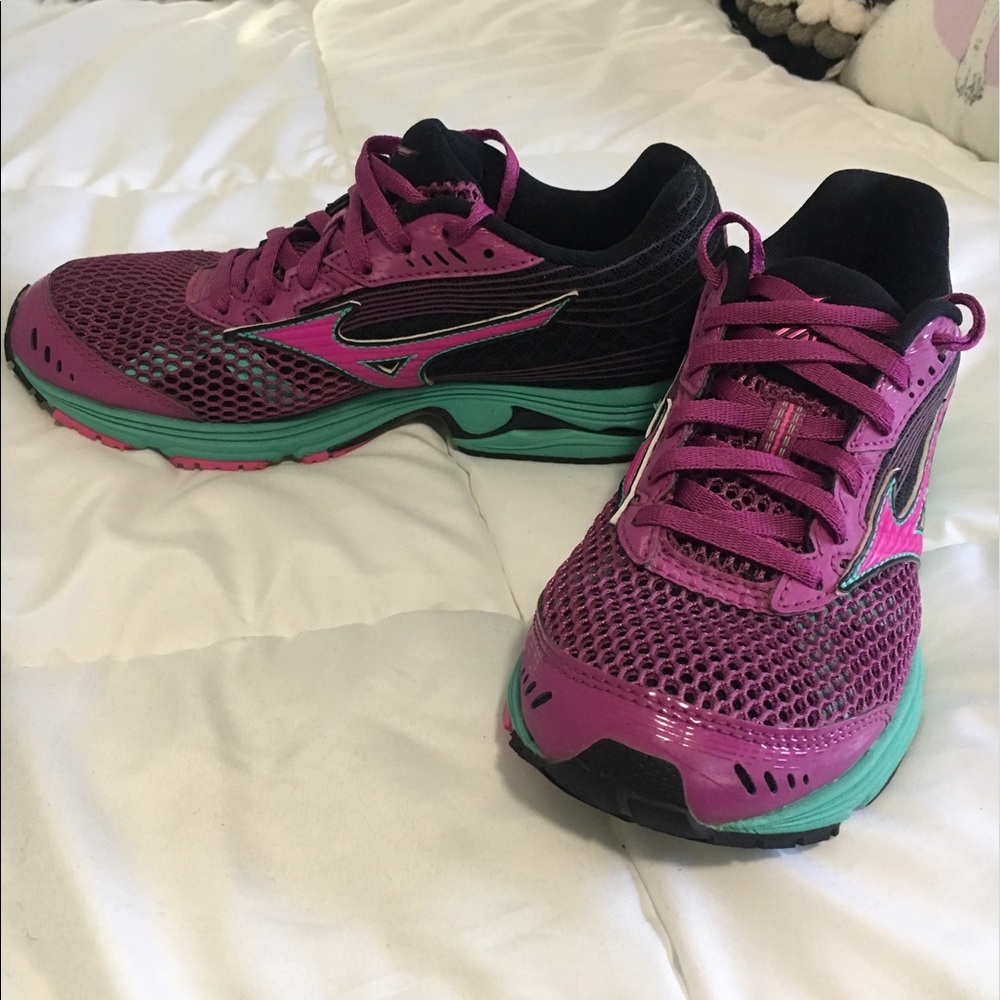 Mizuno running sneakers!