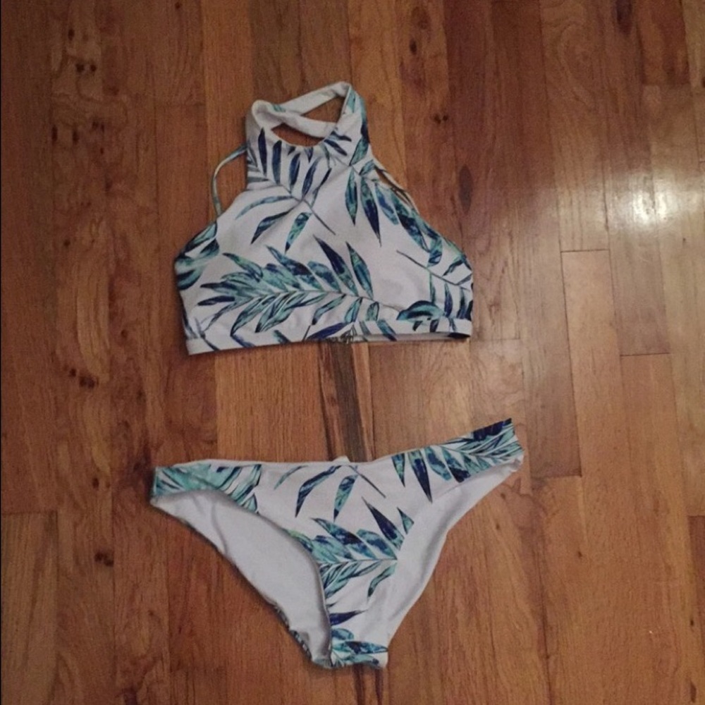 NWT High neck halter bikini - size medium