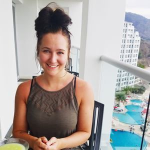 Meet your Posher, Caitlin