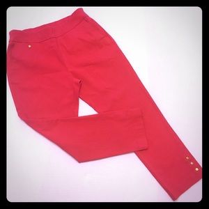 Attyre New York Pull-On Button Cutout Capris
