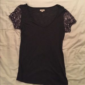 Sequined sleeve shirt