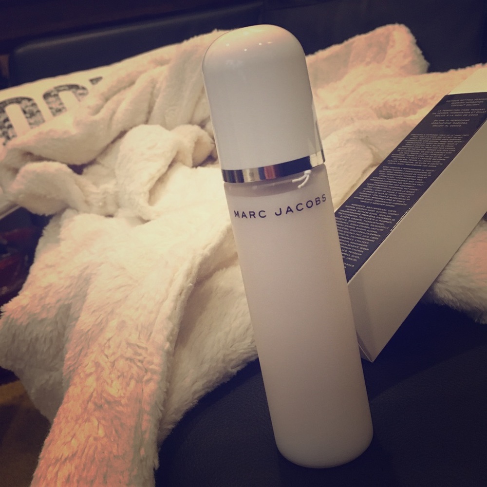 Marc Jacobs setting mist