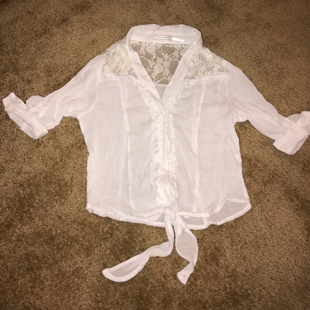 Body central collared lace top with buttons