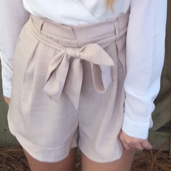 White and tan romper - Picture 4 of 4