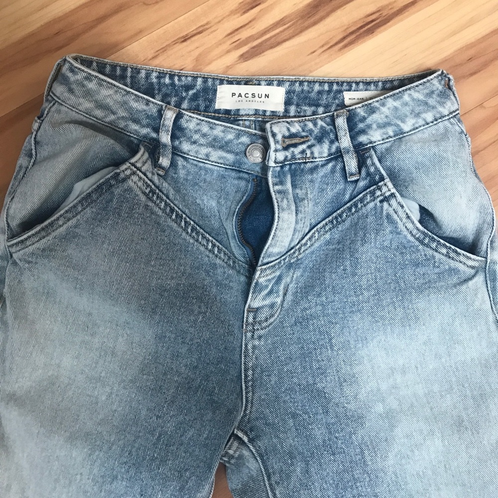 light wash mom jeans