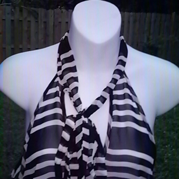 Forever21 Halter Top - Picture 2 of 5