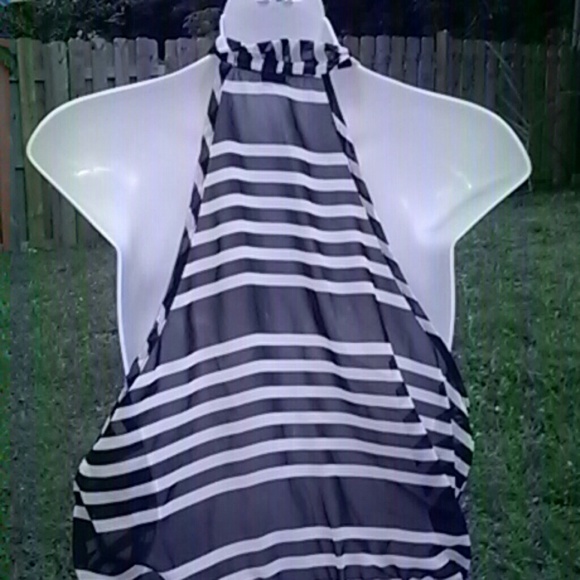 Forever21 Halter Top - Picture 4 of 5