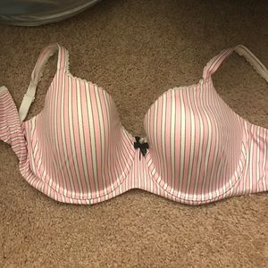 Victoria's Secret bra, 36DD