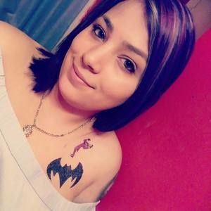 Meet your Posher, Alizee crystal