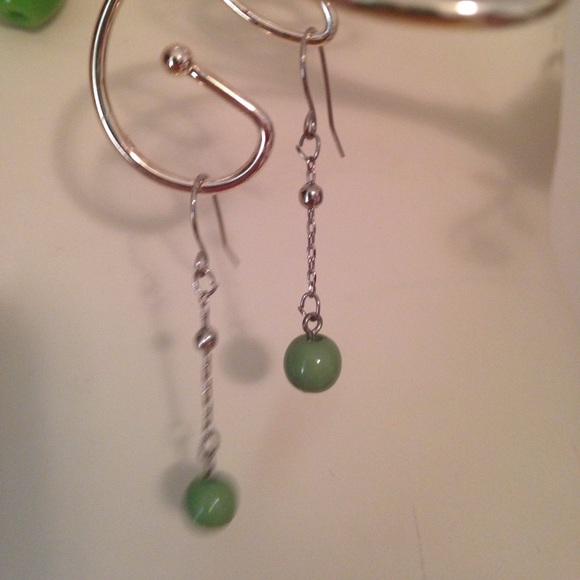 Vibrant lime green watch, earrings, and necklace. - Picture 4 of 5
