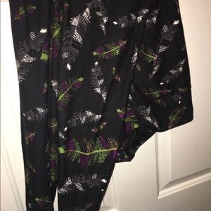 TC Lularoe Feather Leggings