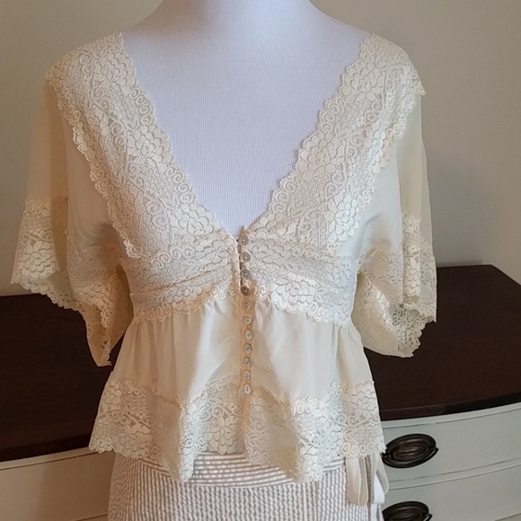 Tops - Vintage inspired boho lacey top