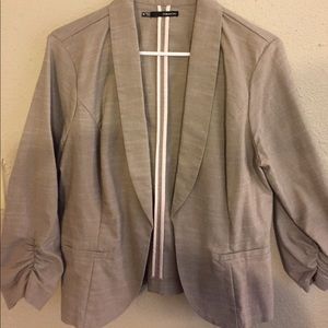 Blazer with ruche sleeves