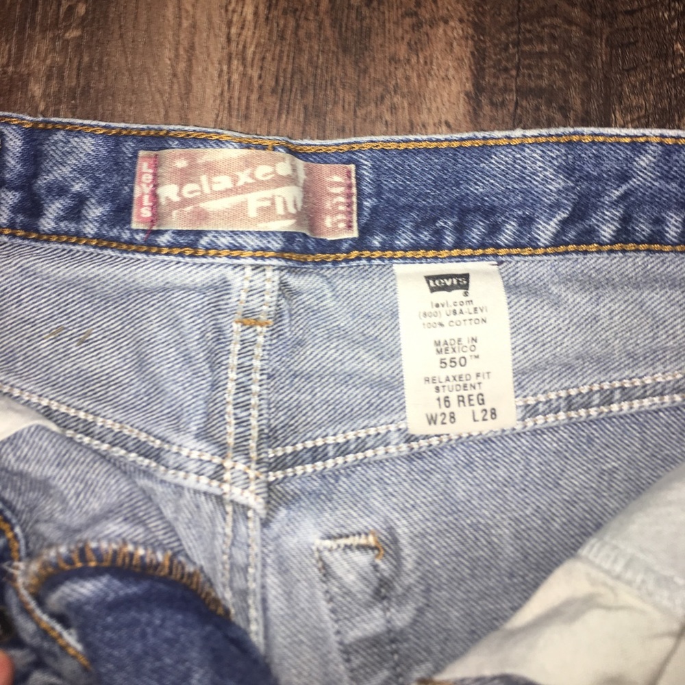 VINTAGE LEVIS SHORTs! - Picture 2 of 3