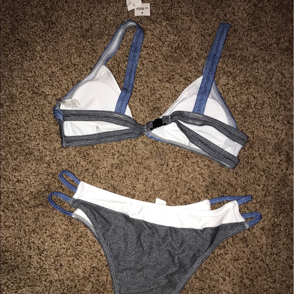 Bikini Set - Picture 2 of 2