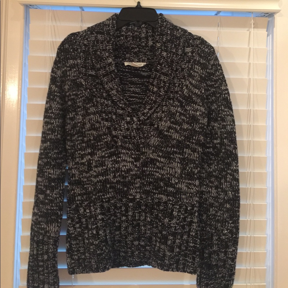 White House Black Market Sweater Size Small