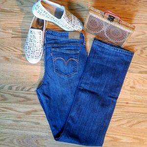 Levis Demi Curve Lowrise Bootcut ~ 30/32