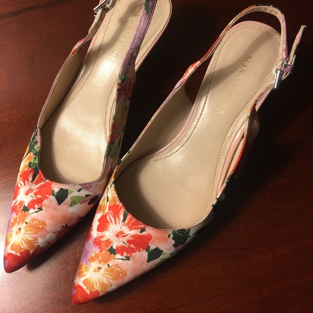 Marc Fisher sling back pumps size 6