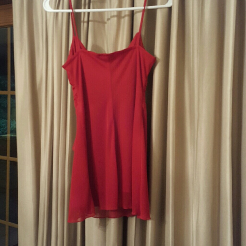 Sexy red top - Picture 3 of 4