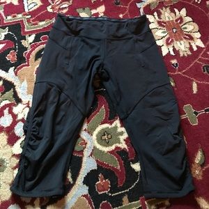 Lululemon running crops. Sz 6
