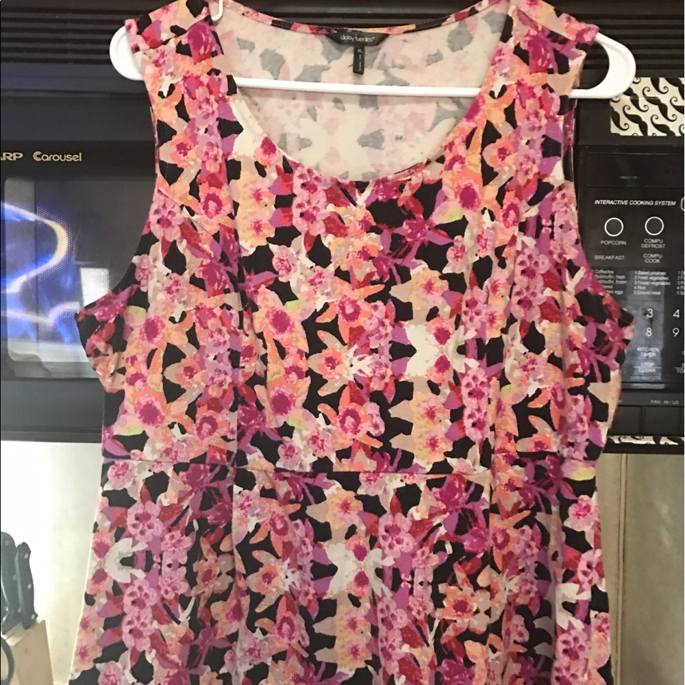 XL Sleeveless Daisy Fuentes Floral