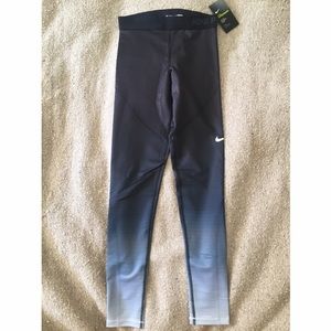 Women's Nike Pro Hyperwarm Leggings