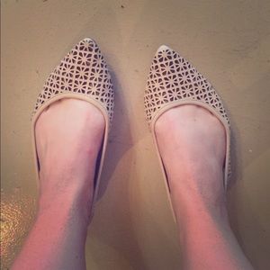 Vince Camuto flats ✨holiday sale✨