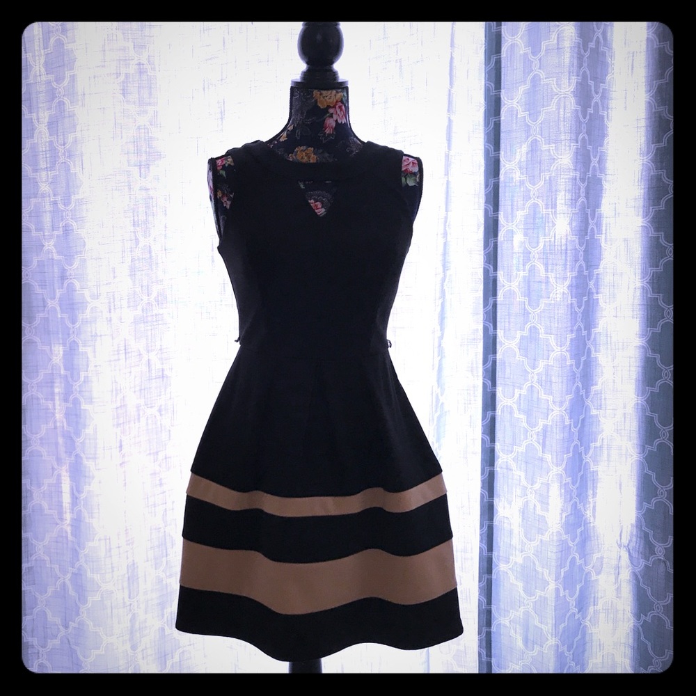 Black & Tan casual dress, new with tags. No belt.