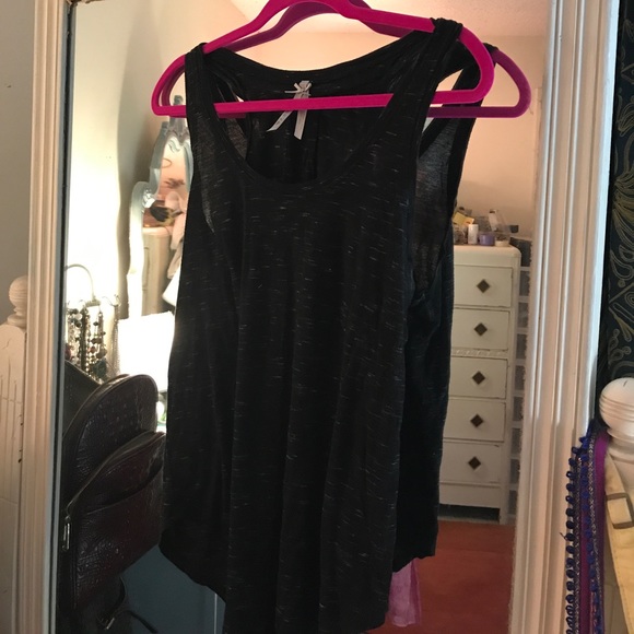 Unknown name tank top - Picture 2 of 4