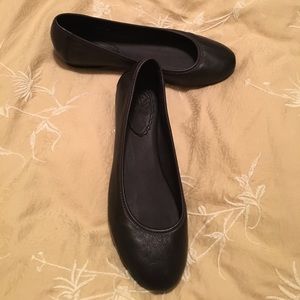 NWOT Black/Plum Marcie Ballet Flats