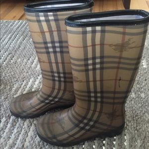 Burberry Rain boots - size 9