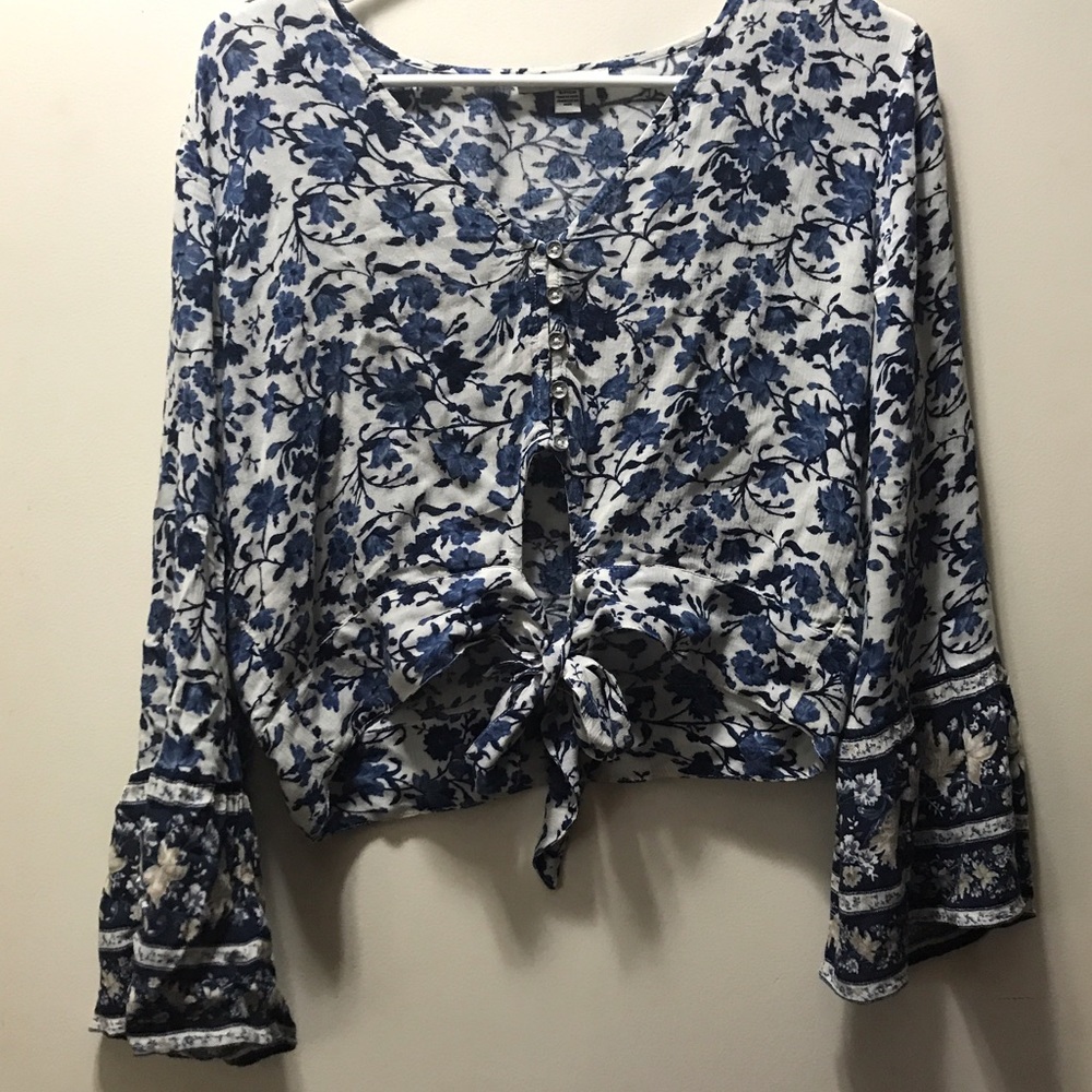 American Eagle Bell Sleeve Tie Crop