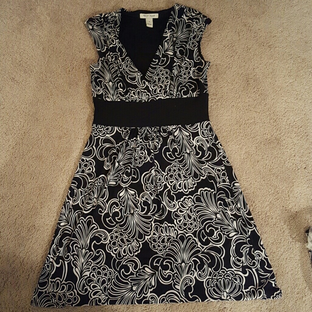 Flowered black and white dress