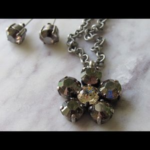 Swarovski crystal flower pendant & stud earrings
