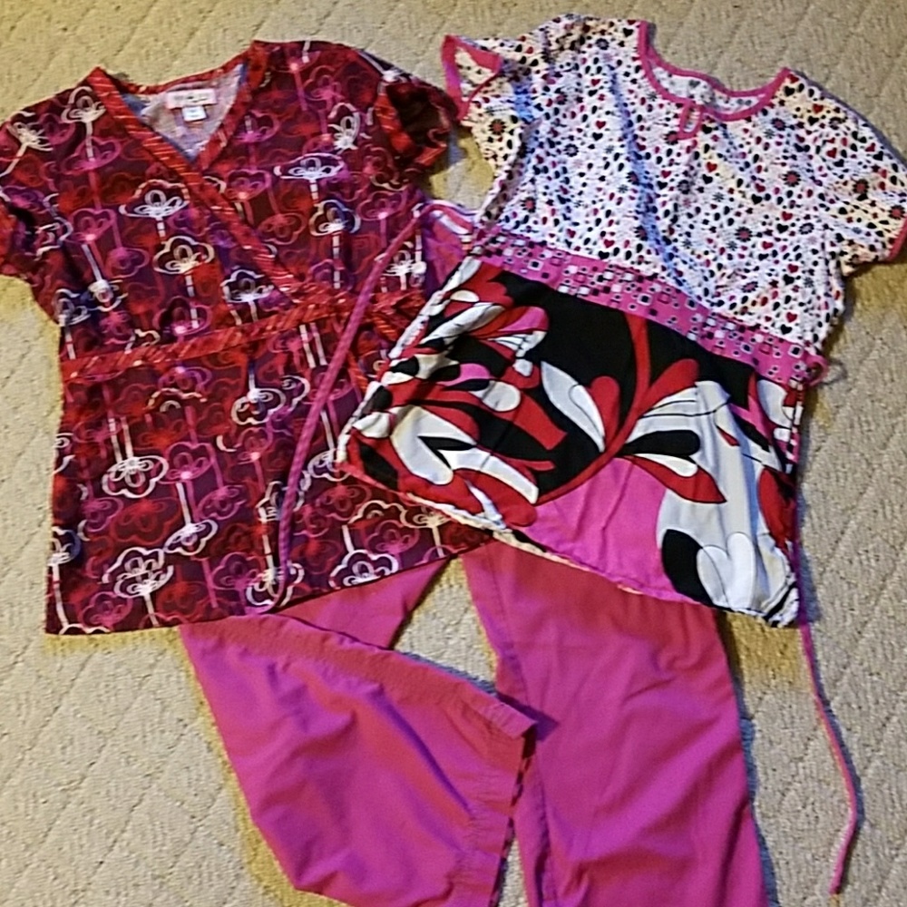 Koi scrub set 3 pc. Small  S petite scrubs
