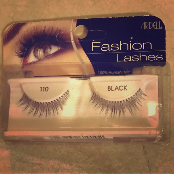 Fake eyelashes never opened 👀 - Picture 1 of 2