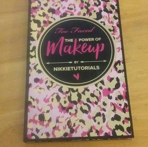 Nikkietutorials The Power of Makeup pallete