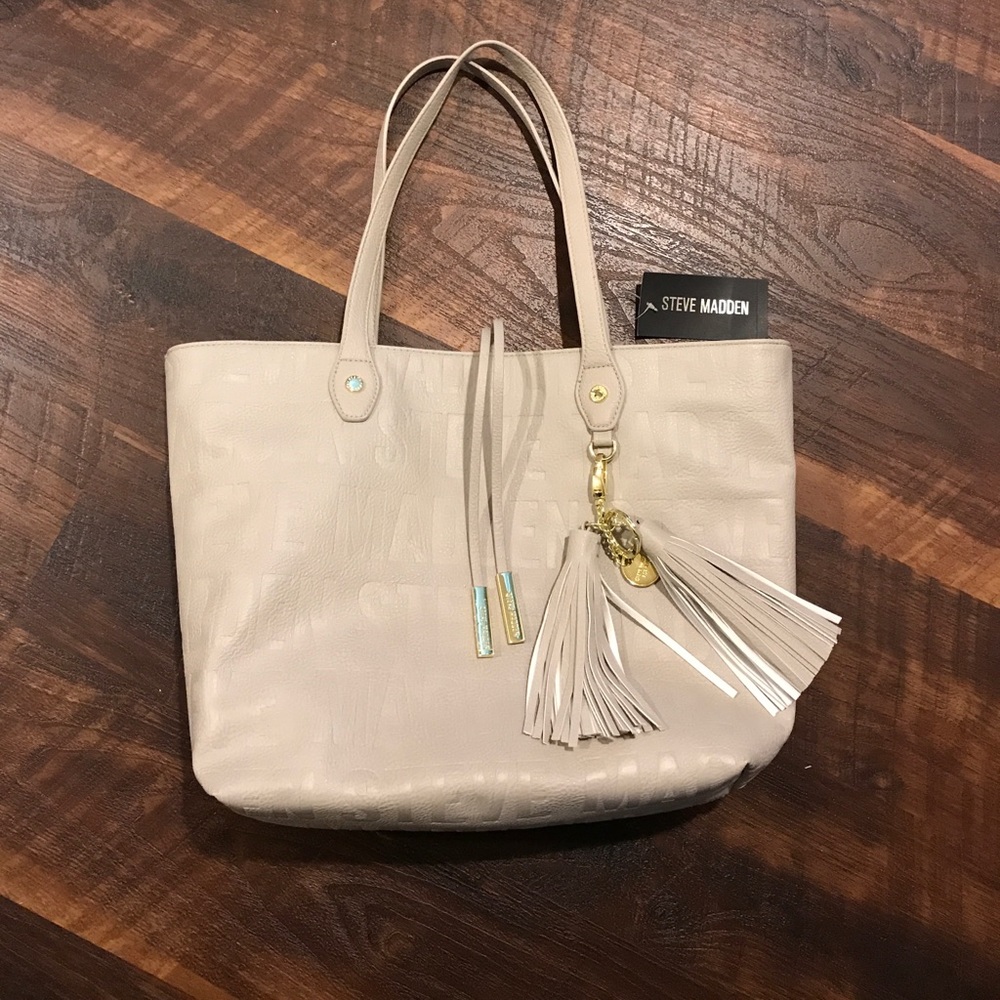⚡️Flash SaleNWOT Adorable Steve Madden Gray purse
