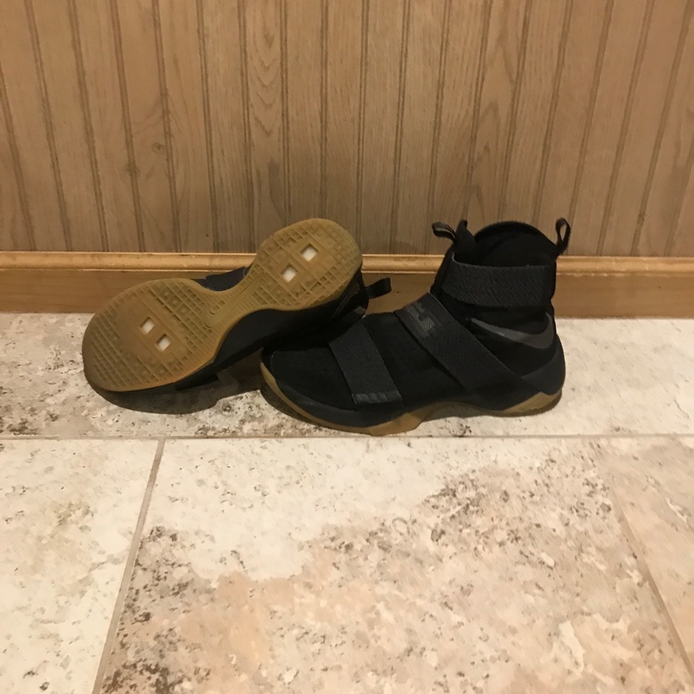 Lebron Soldier Ten Black with gum bottoms