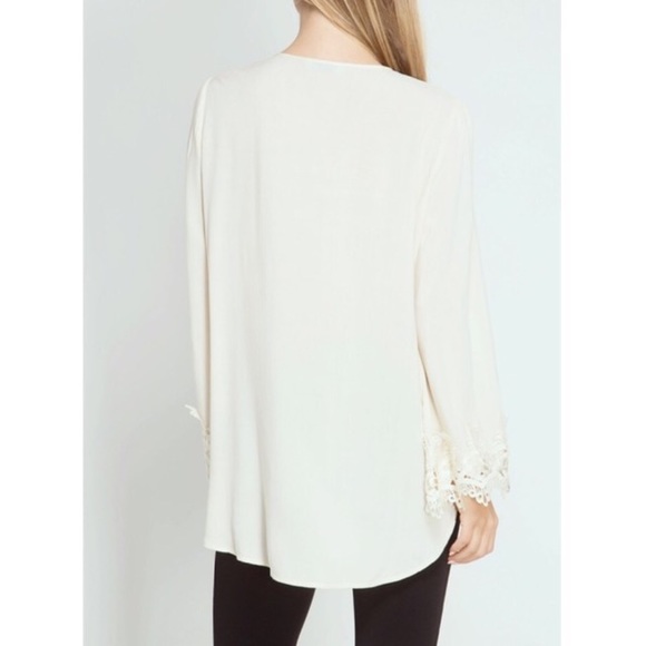 💐NWT Pretty Yellow Surplus Long Sleeve Blouse! - Picture 3 of 4