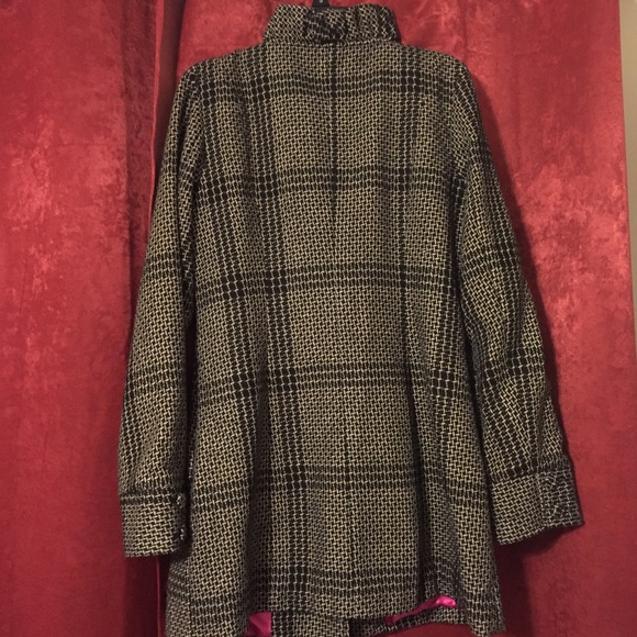 Grey and black trench coat, size large - Picture 4 of 4