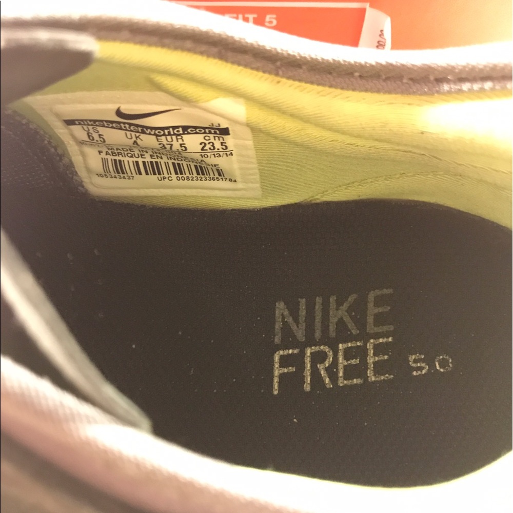 Barely Worn Nike Frees! - image 3