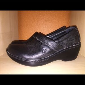 Born Black Leather Clogs Sz 7.5