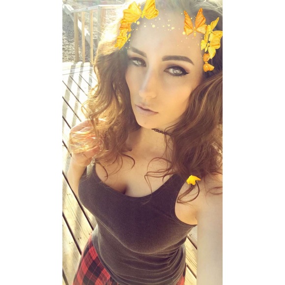 Meet your Posher, Gina - Picture 2 of 3