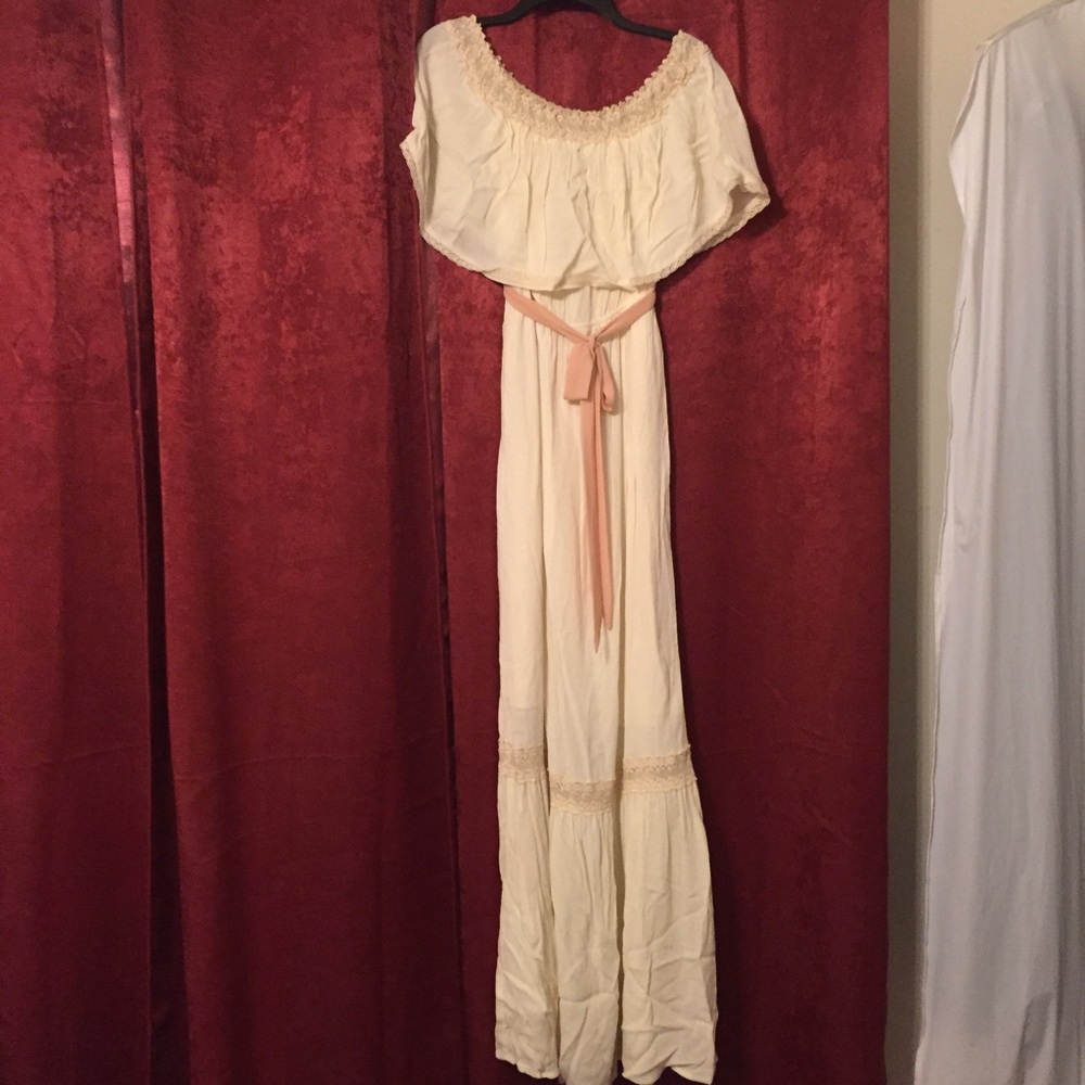 Long cream dress, off shoulder