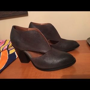 Free People Deep V booties