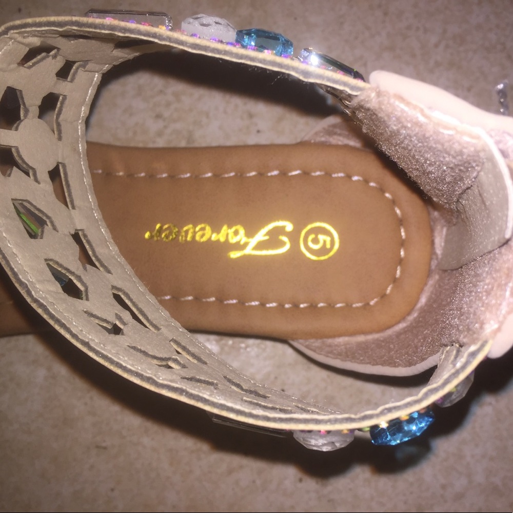 Flats - Picture 5 of 6