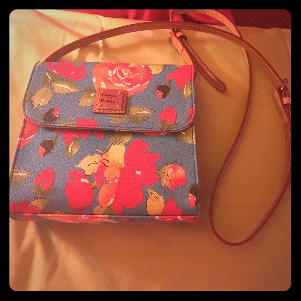 Dooney & Bourke cross body bag