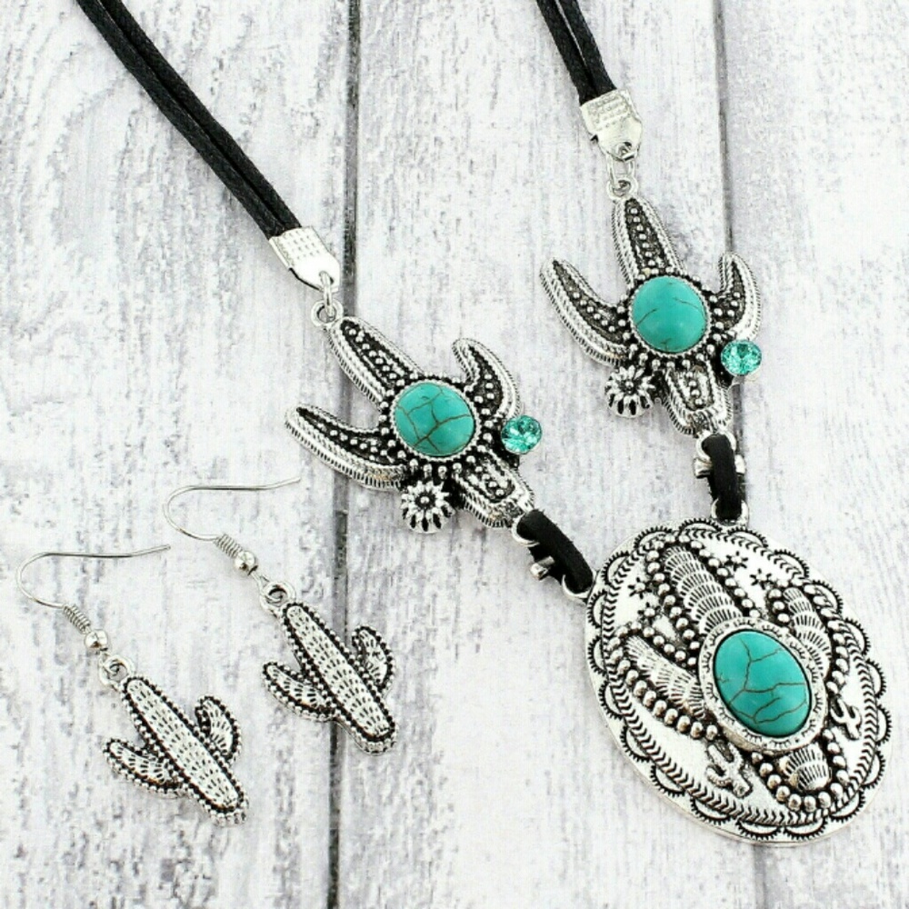 🚨LAST 1🚨 Cactus Necklace and Earrings - Picture 2 of 4