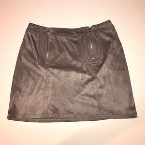 Gray Kendall and Kylie Skirt